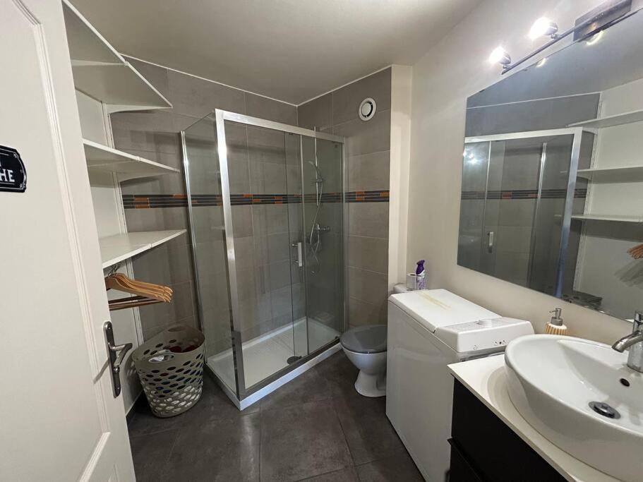 Apartment Superbe Port 2 - 800m De La Frejus